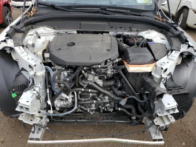 VOLVO XC60 B6 IN  2022