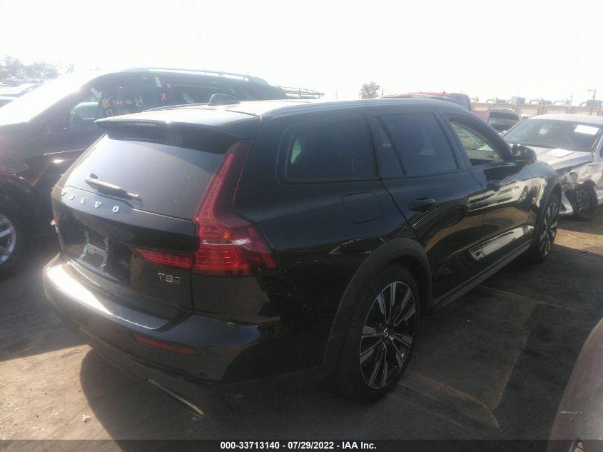VOLVO V60 CROSS COUNTRY  2021