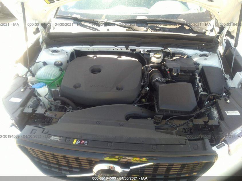 VOLVO XC40 R-DESIGN 2021