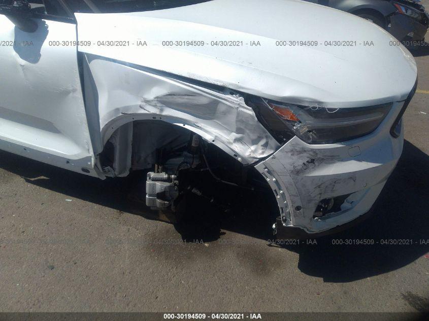 VOLVO XC40 R-DESIGN 2021