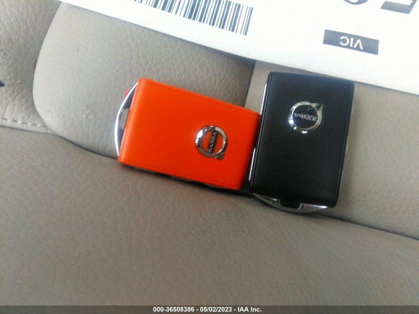 VOLVO XC90 MOMENTUM 2022