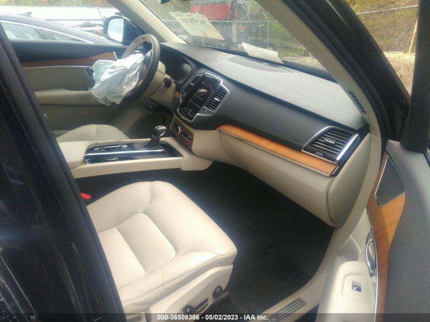 VOLVO XC90 MOMENTUM 2022