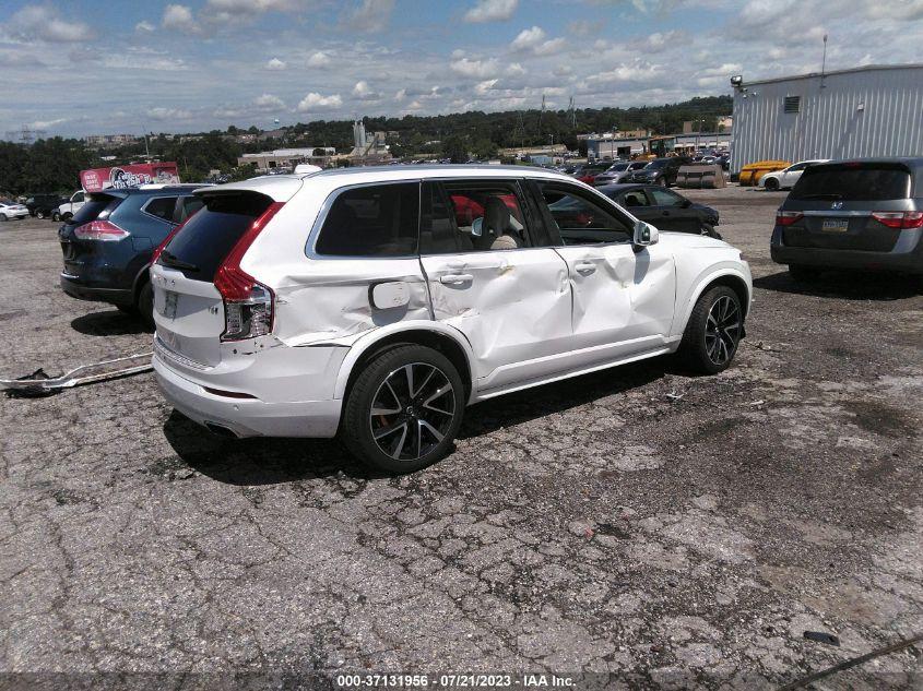 VOLVO XC90 MOMENTUM 2021