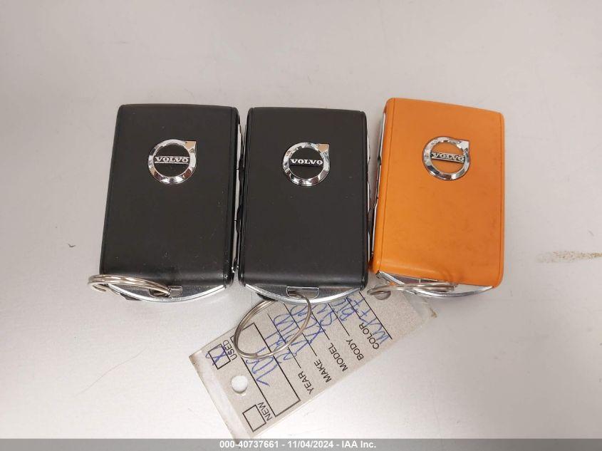 VOLVO XC60 T6 MOMENTUM 2021