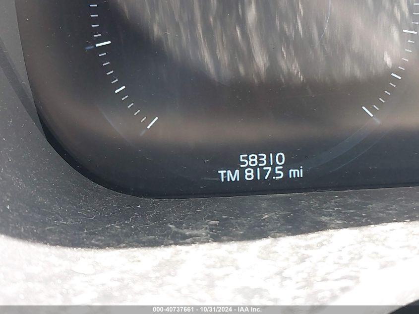 VOLVO XC60 T6 MOMENTUM 2021