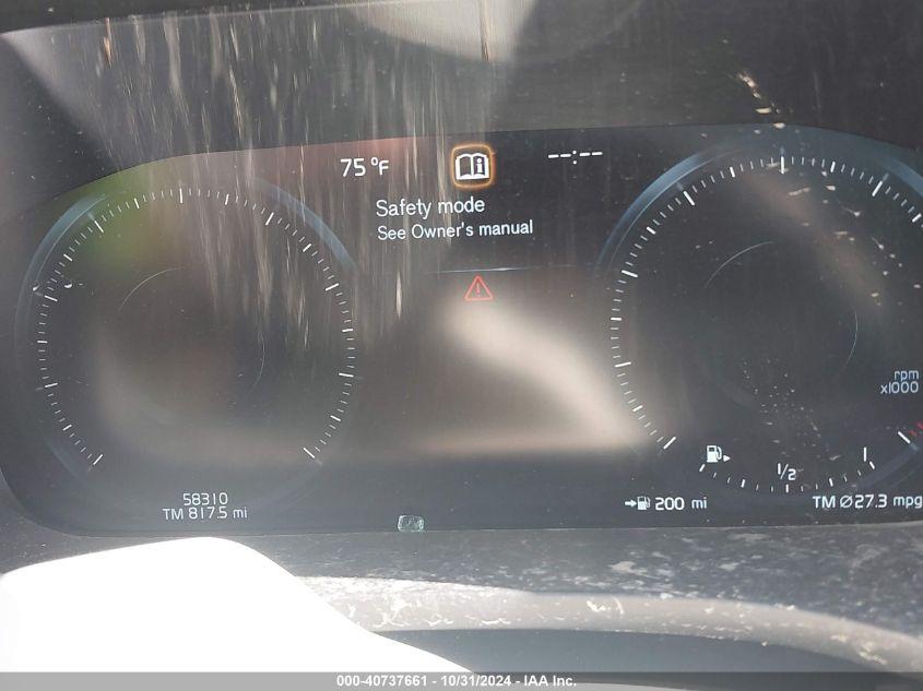 VOLVO XC60 T6 MOMENTUM 2021