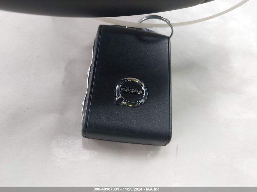 VOLVO XC60 B5 MOMENTUM 2022