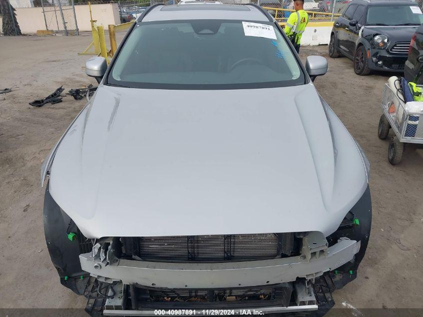 VOLVO XC60 B5 MOMENTUM 2022