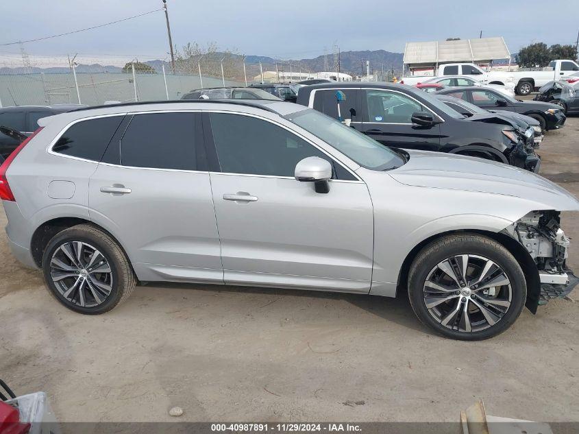 VOLVO XC60 B5 MOMENTUM 2022