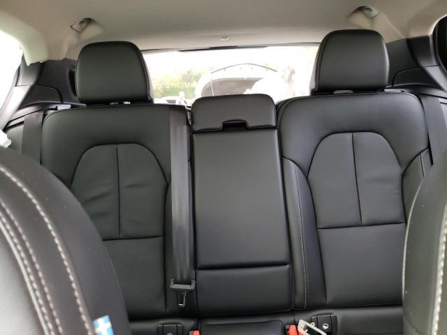 VOLVO XC40 CORE  2024