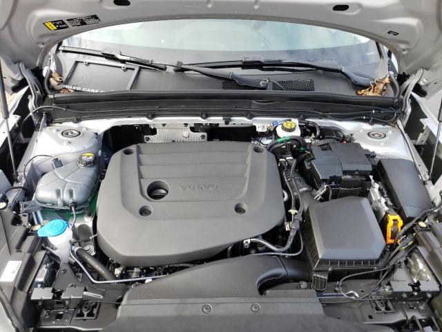 VOLVO XC40 CORE  2024