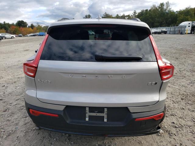 VOLVO XC40 CORE  2024