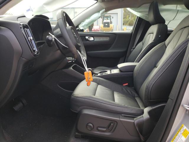 VOLVO XC40 CORE  2024