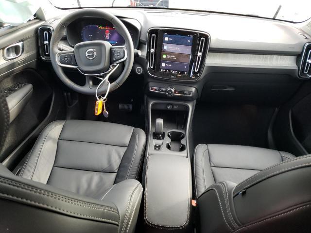 VOLVO XC40 CORE  2024