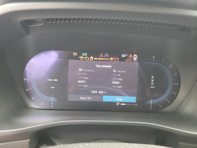 VOLVO XC40 CORE  2024