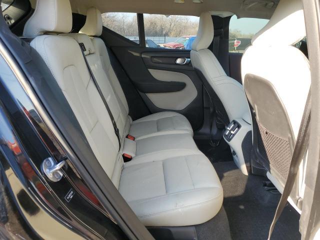 VOLVO XC40 PLUS  2023