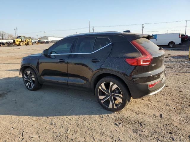 VOLVO XC40 PLUS  2023
