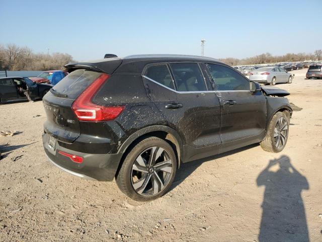VOLVO XC40 PLUS  2023