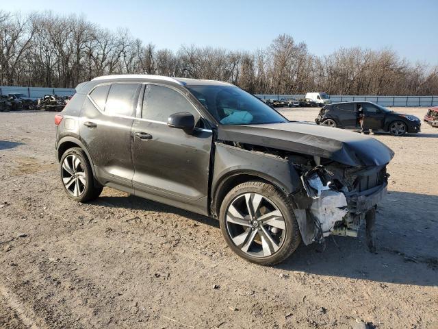 VOLVO XC40 PLUS  2023