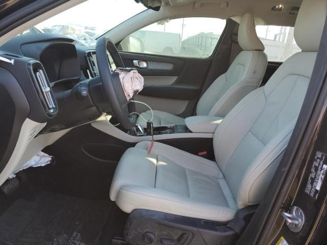 VOLVO XC40 PLUS  2023