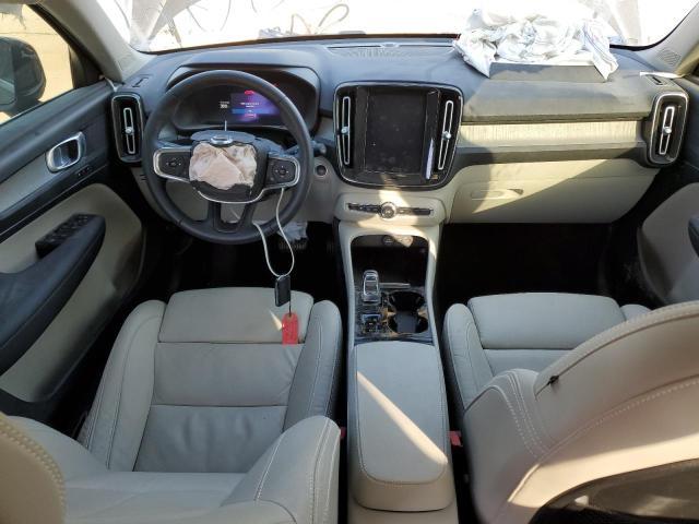 VOLVO XC40 PLUS  2023